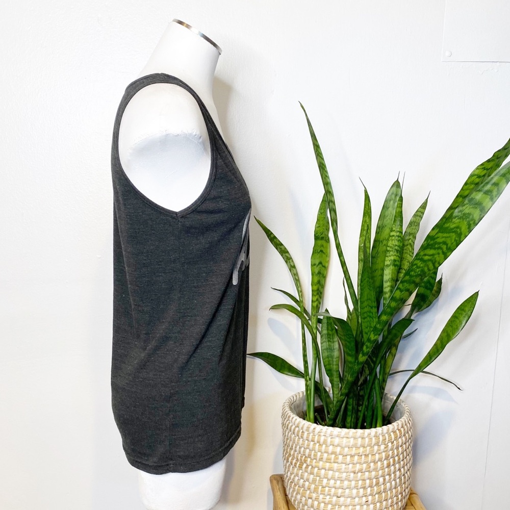 Hello | Cute Graphic Tank Top w/ "Hello" Cursive - Picture 2 of 6